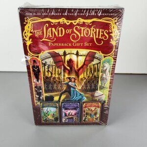 The Land of Stories - The Paperback Gift Set -- by Chris Colfer
